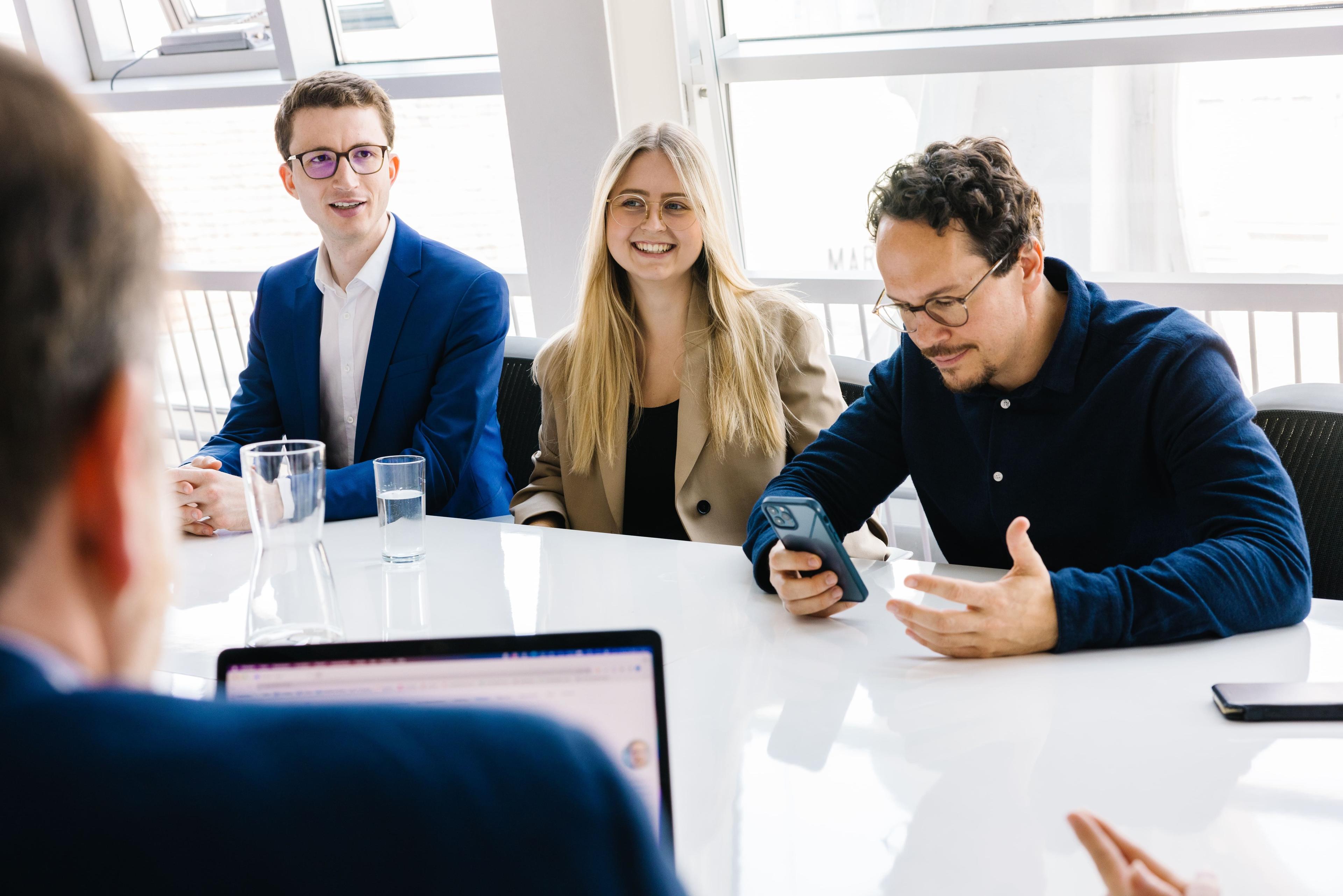 Fachärztin oder Facharzt für Orthopädie und Unfallchirurgie (w/m/d) hero